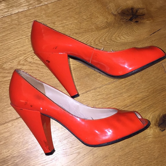 Marc by Marc Jacobs Orange-Red Patent Heels - Picture 3 of 8